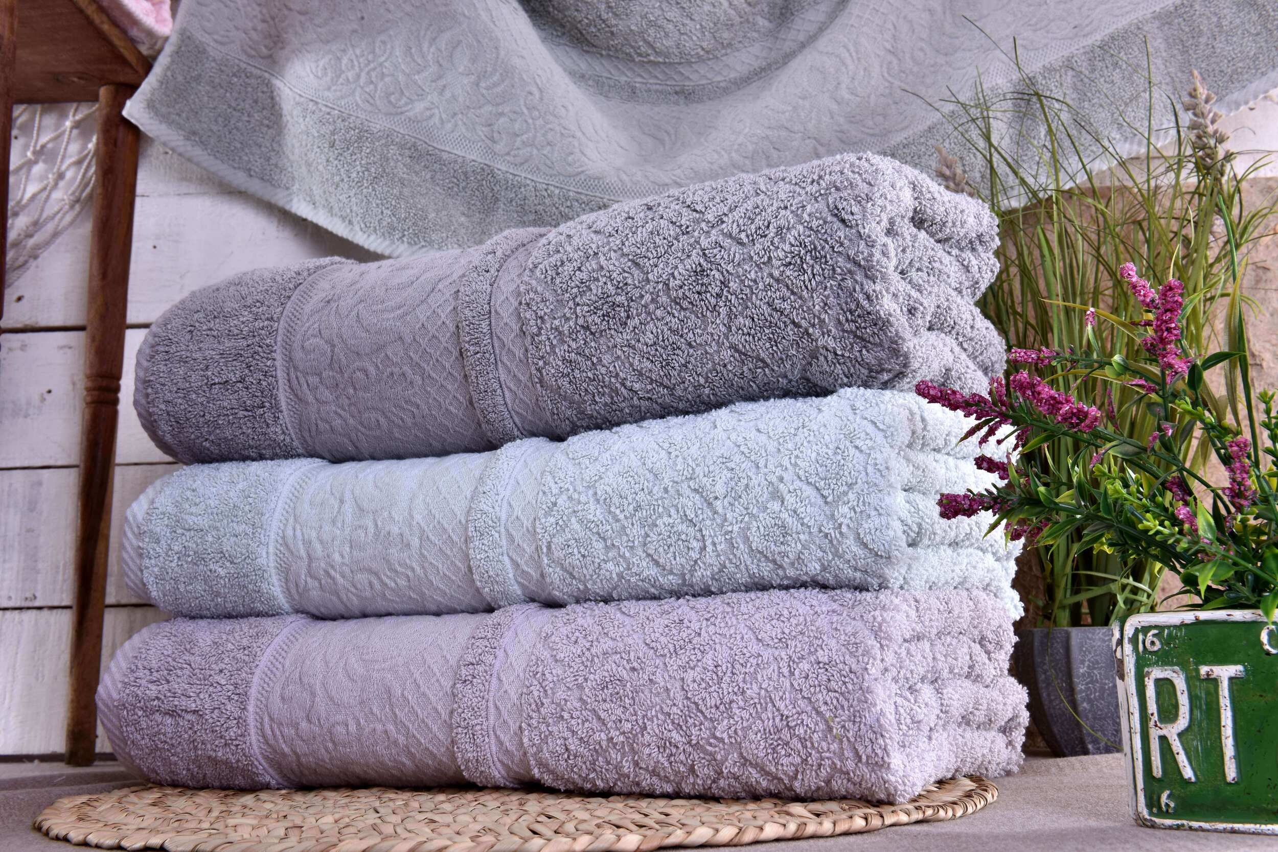Aurora Jacquard Towel – Elnaggar Home